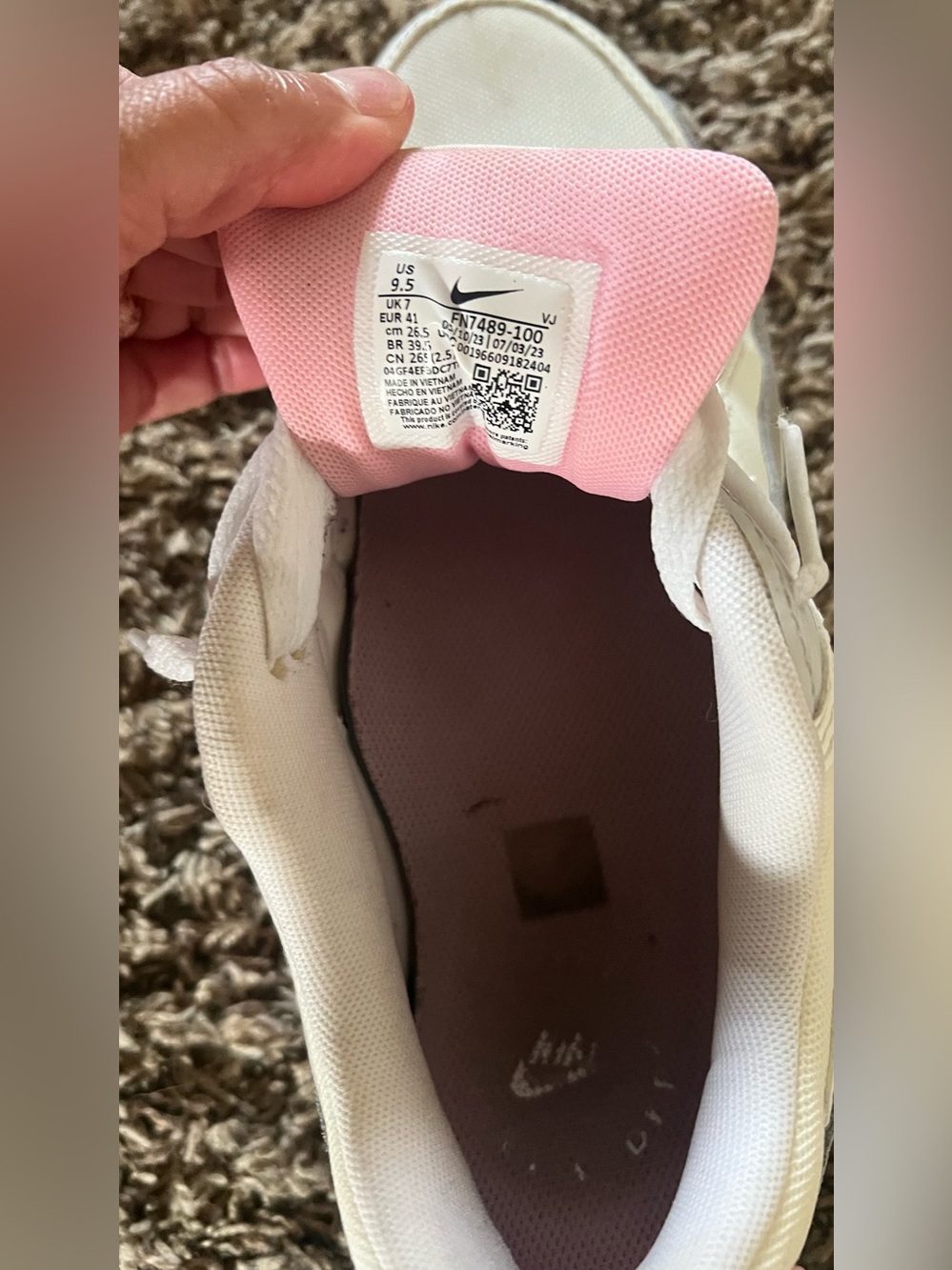 Nike Women's White and Pink Low-Top Athletic Sneakers - Picture 6 of 12